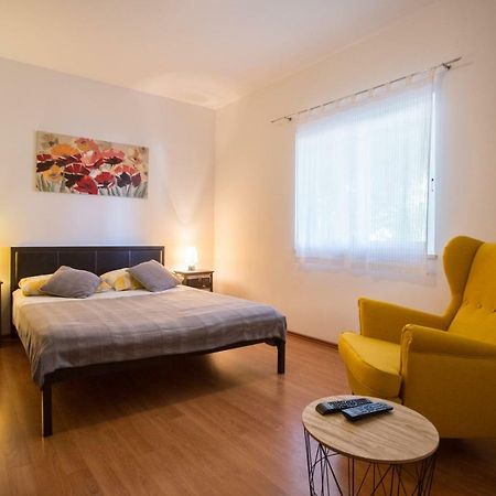 Apartments Zambarlin Komiža Eksteriør billede