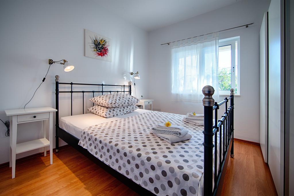 Apartments Zambarlin Komiža Værelse billede