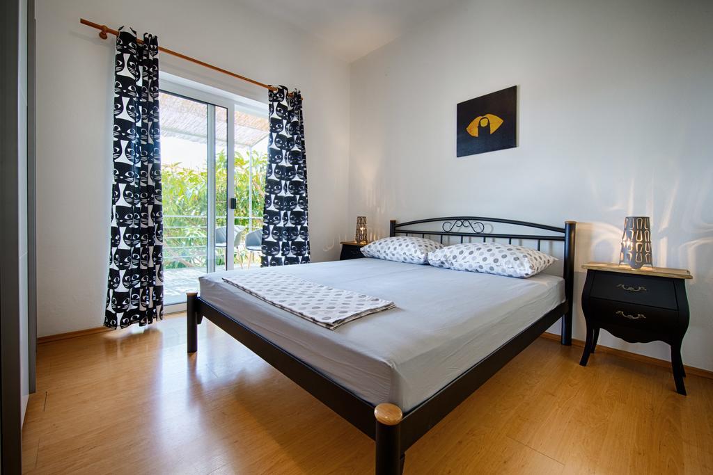 Apartments Zambarlin Komiža Eksteriør billede