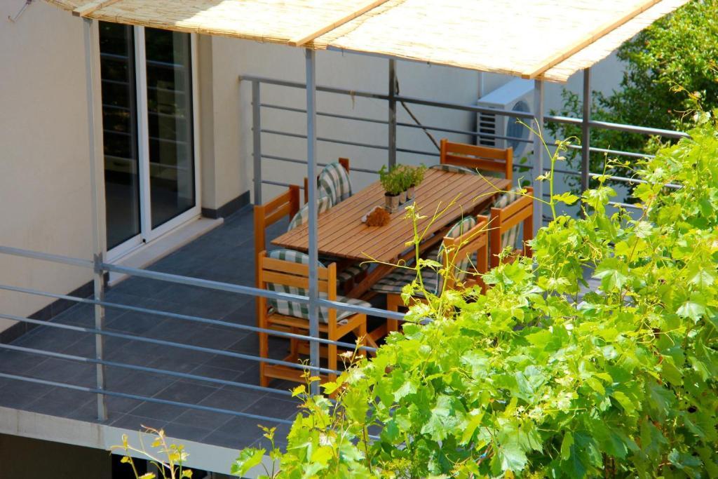 Apartments Zambarlin Komiža Eksteriør billede