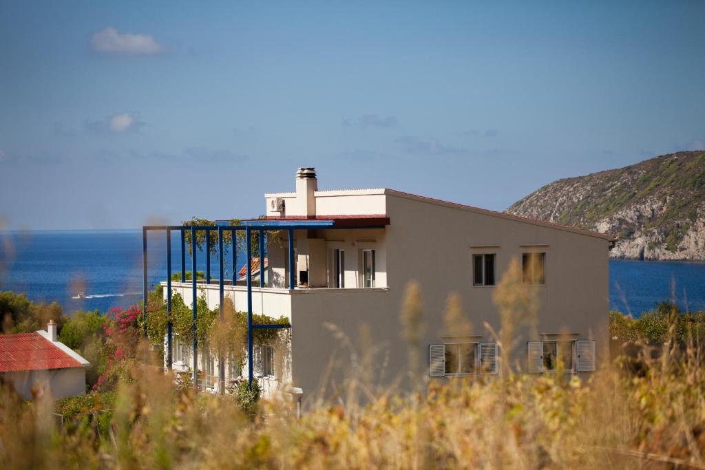 Apartments Zambarlin Komiža Eksteriør billede