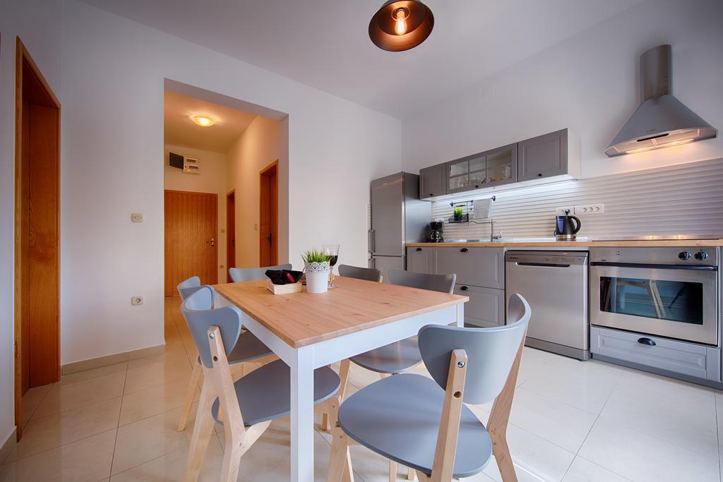 Apartments Zambarlin Komiža Eksteriør billede