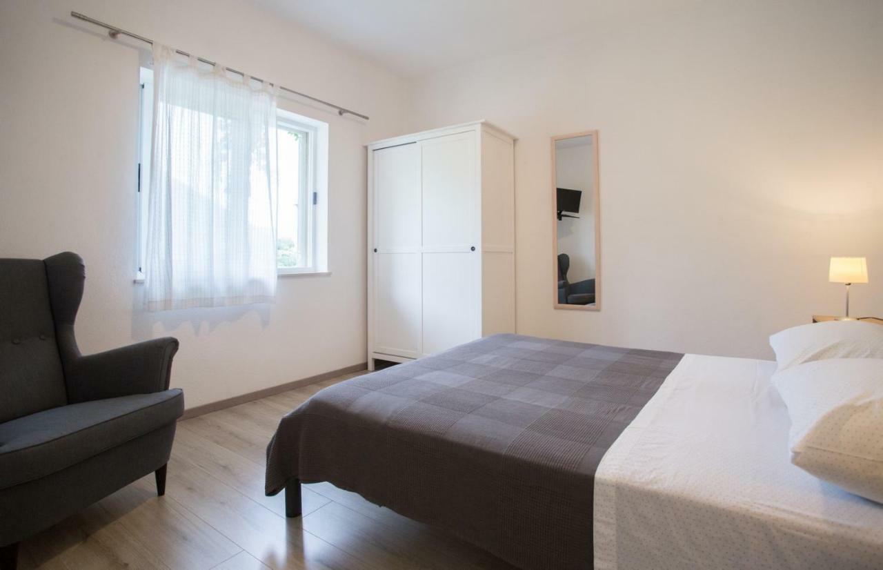 Apartments Zambarlin Komiža Eksteriør billede